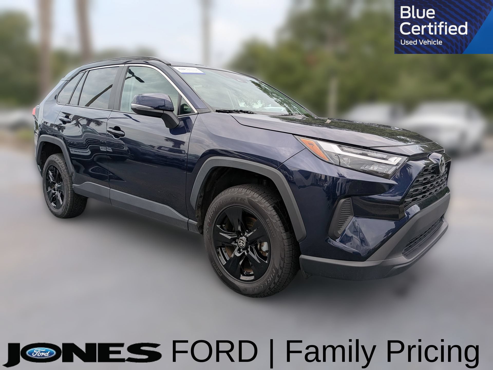 Used 2025 Toyota RAV4 XLE FWD image 1