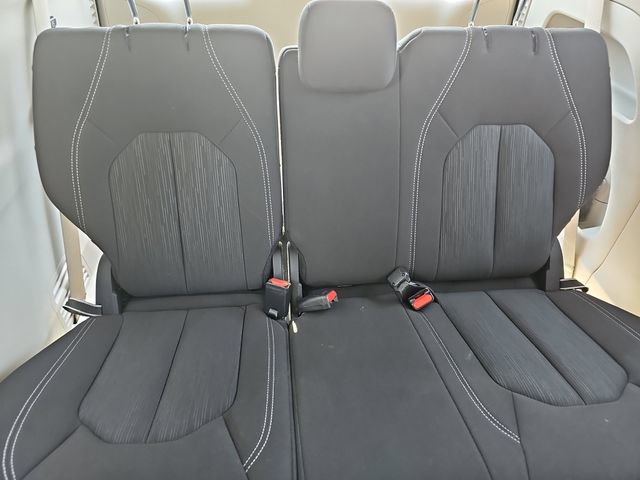 Used 2024 Chrysler Voyager LX FWD image 14