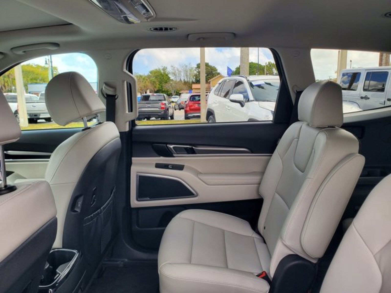 Used 2024 Kia Telluride S w/ S Sunroof Package image 30