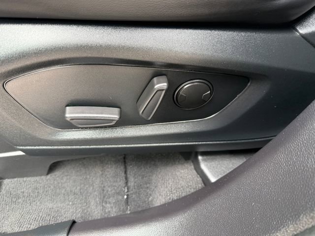 Certified 2022 Ford Explorer XLT w/ Equipment Group 202A image 21