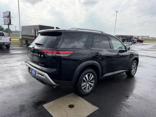 Used 2025 Nissan Pathfinder SL AWD/4WD image 3