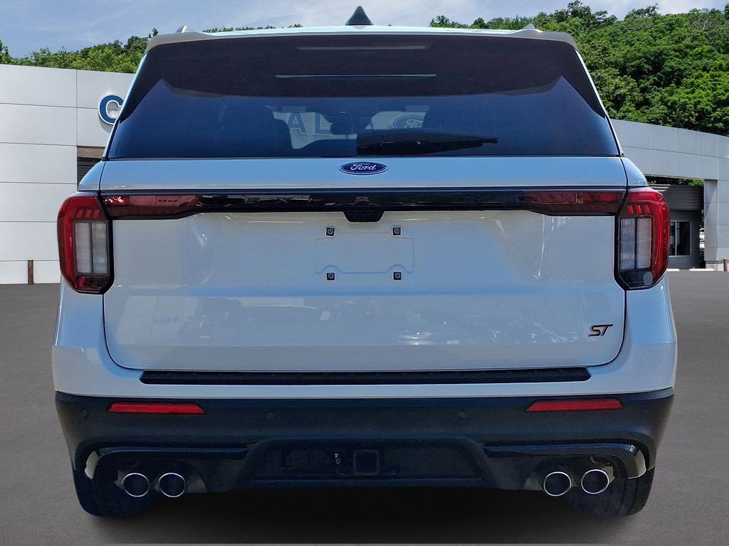 Certified 2025 Ford Explorer ST AWD/4WD image 5