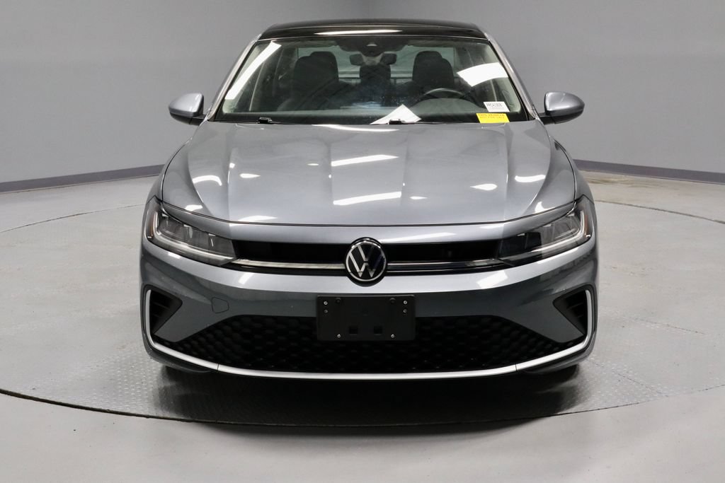 Used 2025 Volkswagen Jetta SE FWD image 6