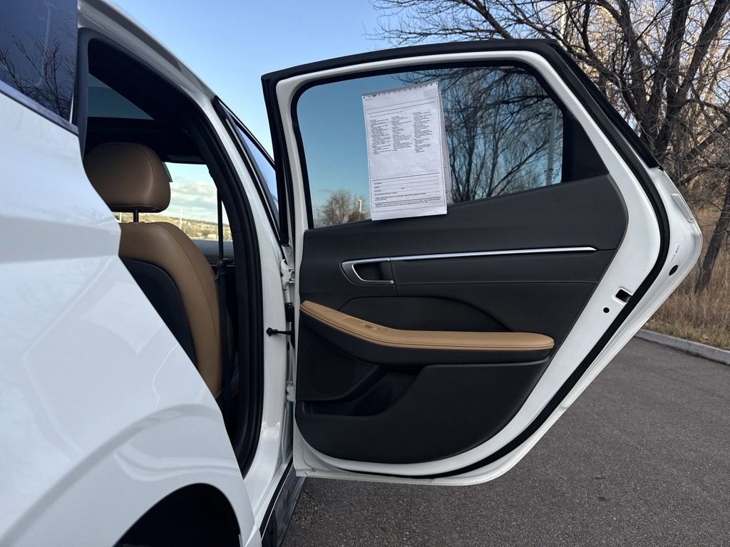 Used 2021 Hyundai Sonata Limited image 25