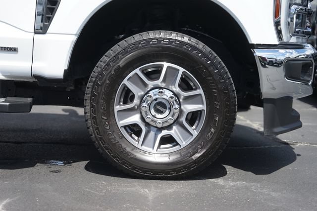 Certified 2025 Ford F250 Lariat w/ FX4 Off-Road Package AWD/4WD image 4
