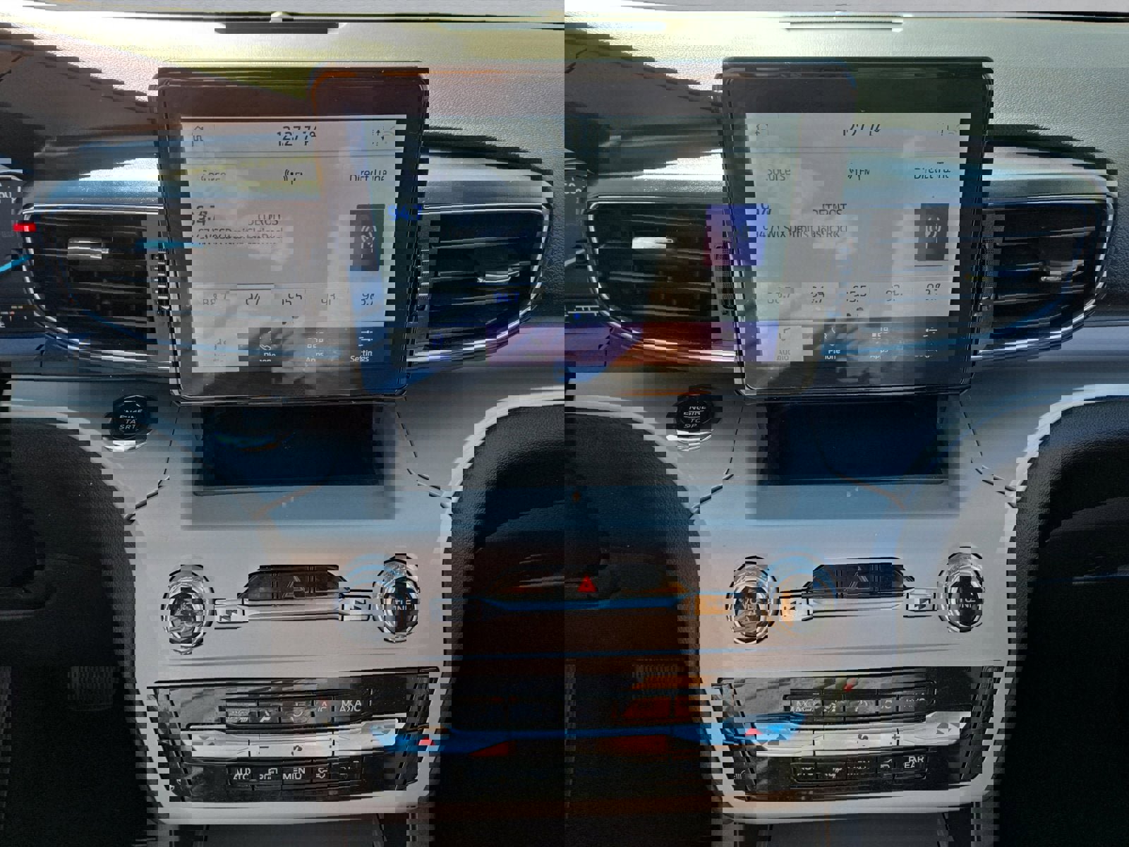 Certified 2023 Ford Explorer XLT w/ Equipment Group 202A image 17