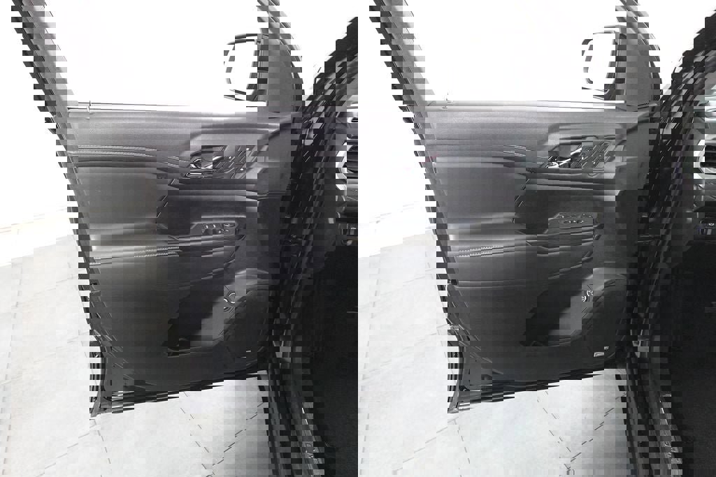 Used 2023 GMC Acadia SLT w/ Technology Package image 11