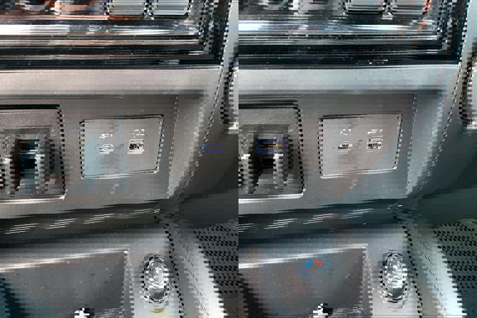 Used 2021 Nissan Titan PRO-4X w/ Pro-4x Convenience Package image 32