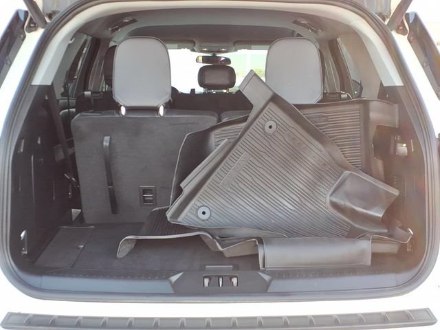 Certified 2024 Ford Explorer XLT w/ Equipment Group 202A AWD/4WD image 9