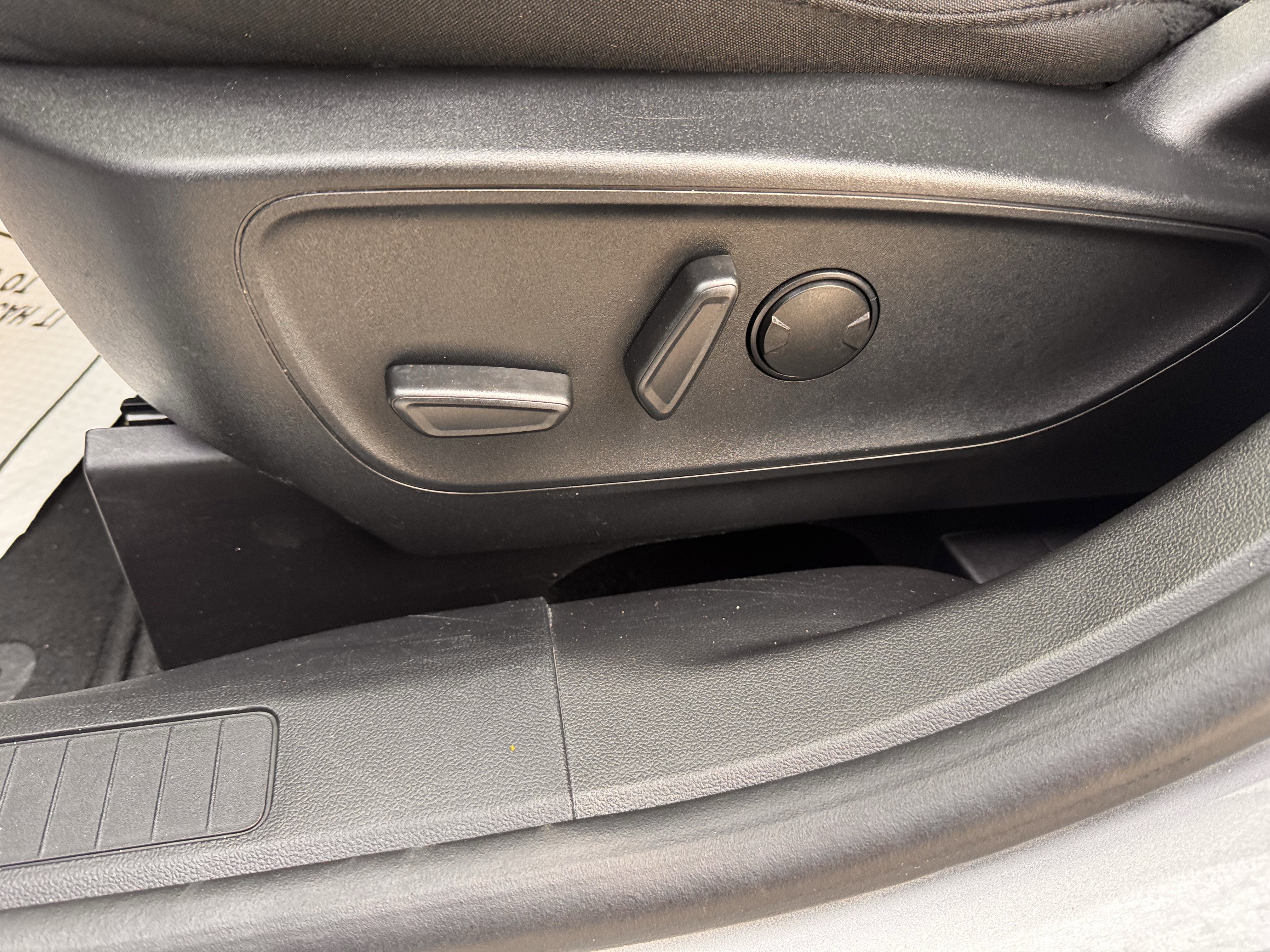 Certified 2024 Ford Escape Active w/ Cold Weather Package image 10