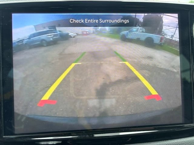 Used 2023 Chrysler Pacifica Touring-L FWD image 23