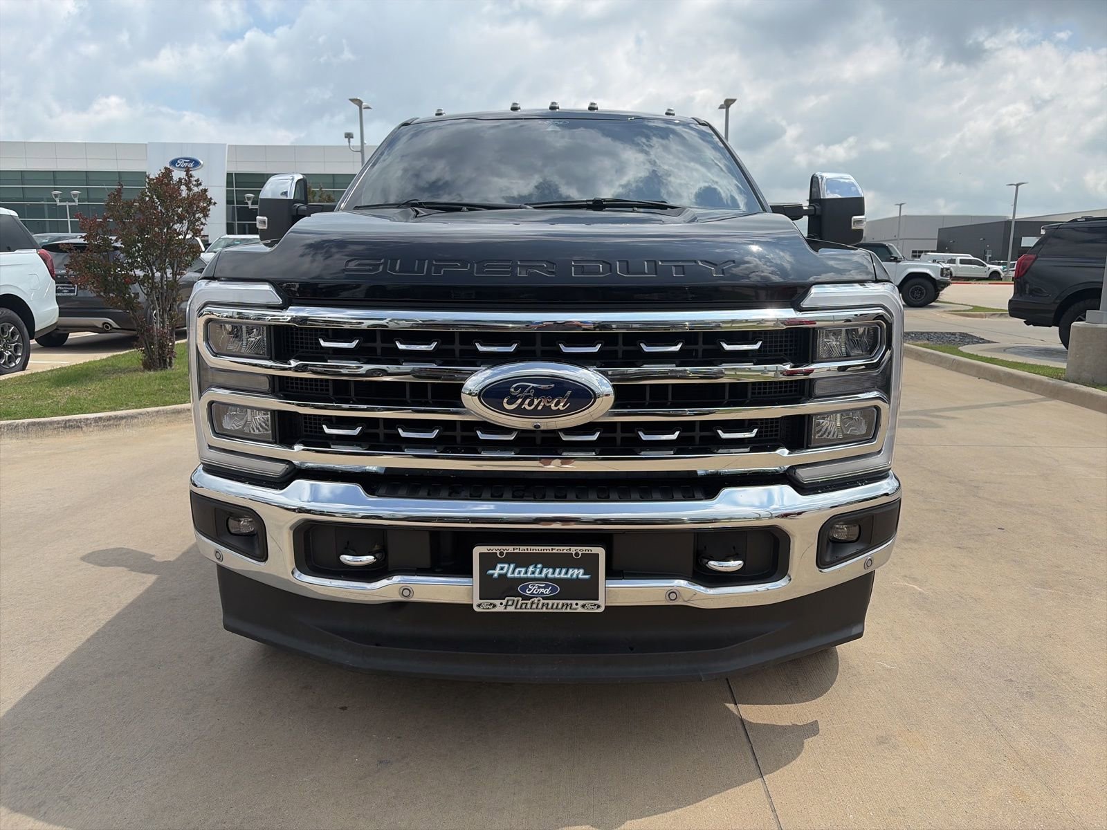 Certified 2024 Ford F250 Lariat w/ Lariat Ultimate Package AWD/4WD image 8