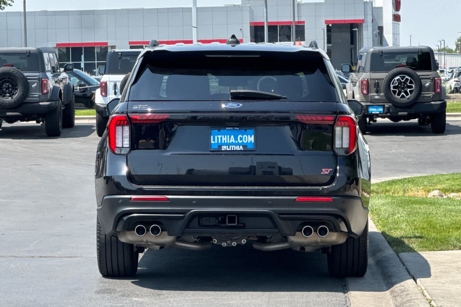 Certified 2025 Ford Explorer ST AWD/4WD image 7