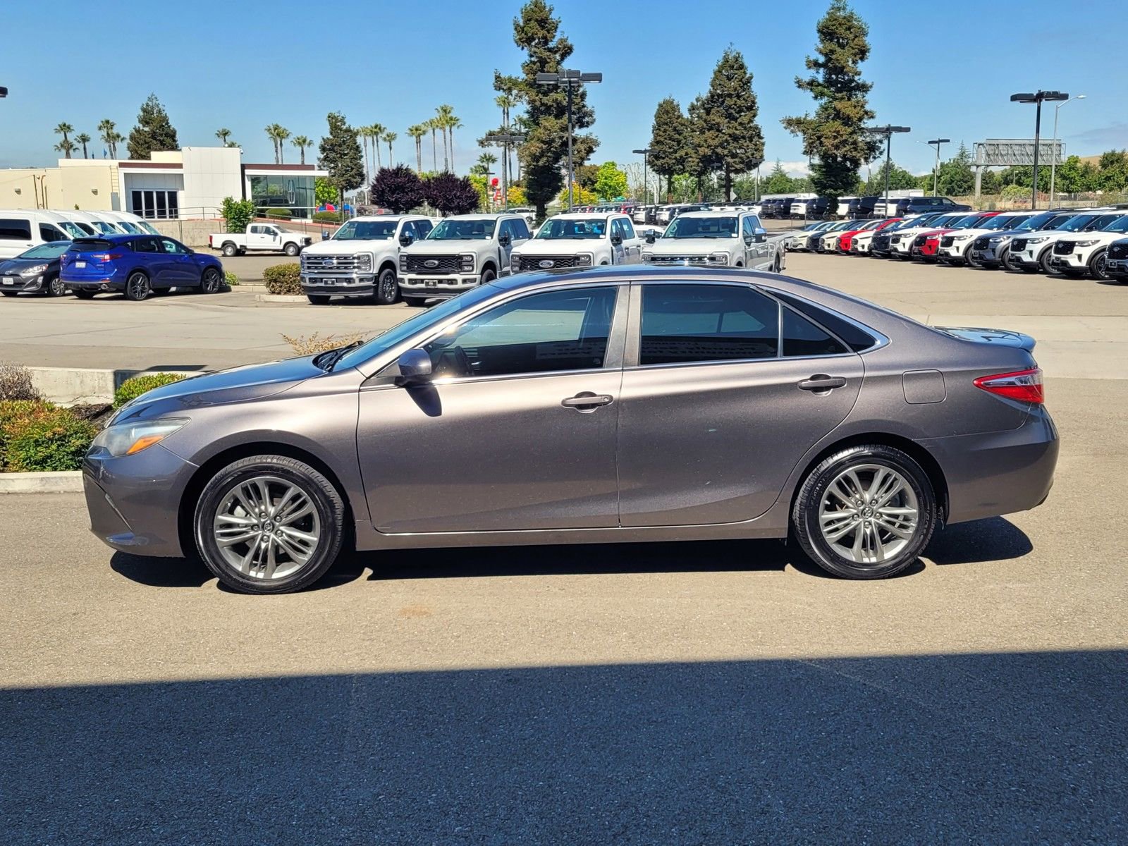 Used 2017 Toyota Camry SE FWD image 7
