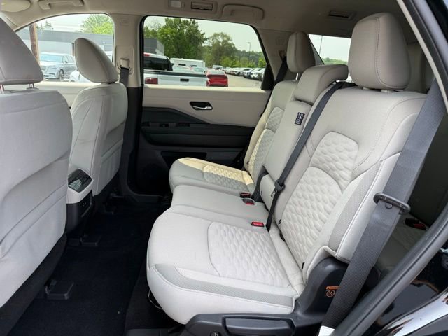 Used 2022 Nissan Pathfinder SV image 29