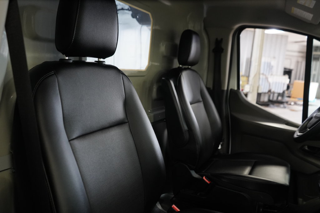 Certified 2023 Ford Transit 350 Low Roof RWD image 24