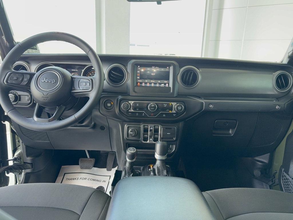 Used 2023 Jeep Gladiator Sport AWD/4WD image 28