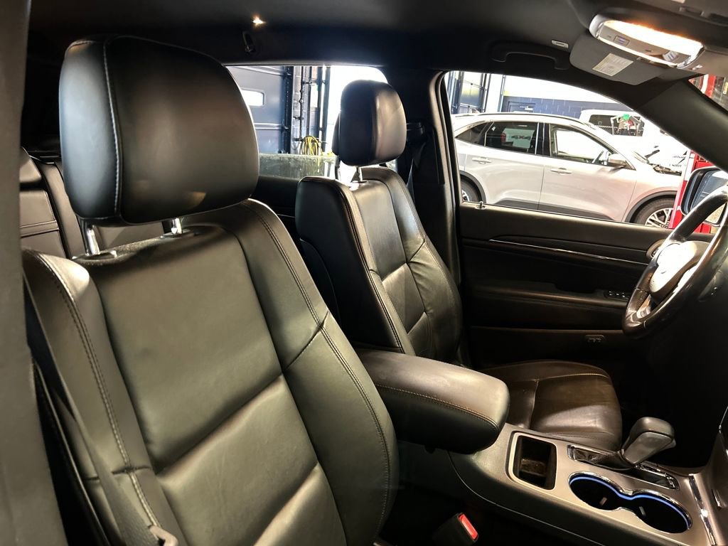 Used 2019 Jeep Grand Cherokee Limited image 14