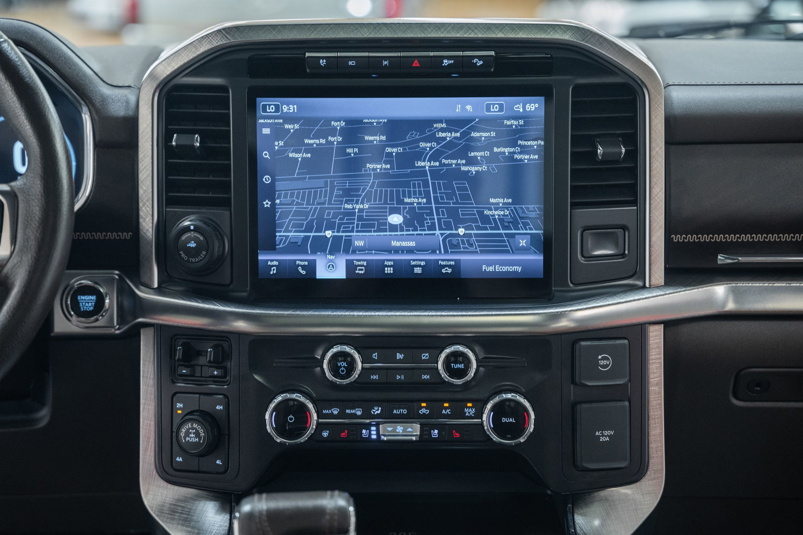 Certified 2022 Ford F150 King Ranch w/ Equipment Group 601A High image 32