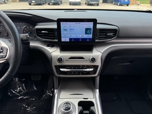 Certified 2023 Ford Explorer XLT w/ Equipment Group 202A AWD/4WD image 2