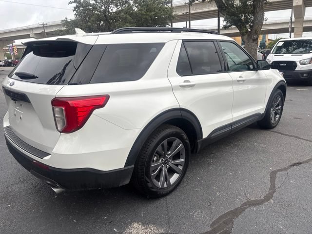 Certified 2023 Ford Explorer XLT w/ Equipment Group 202A RWD image 8