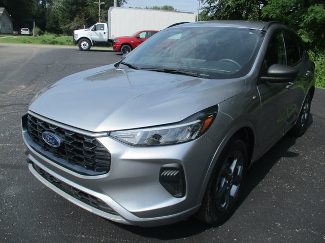Certified 2023 Ford Escape ST-Line w/ Tech Pack #1 AWD/4WD image 4