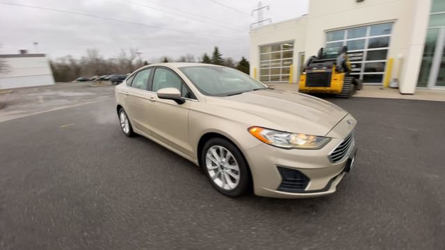 Certified 2019 Ford Fusion SE image 2