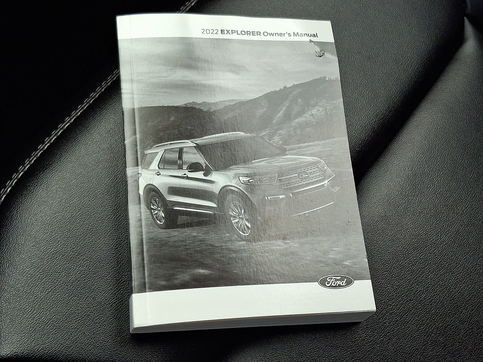 Certified 2022 Ford Explorer XLT w/ Equipment Group 202A AWD/4WD image 26
