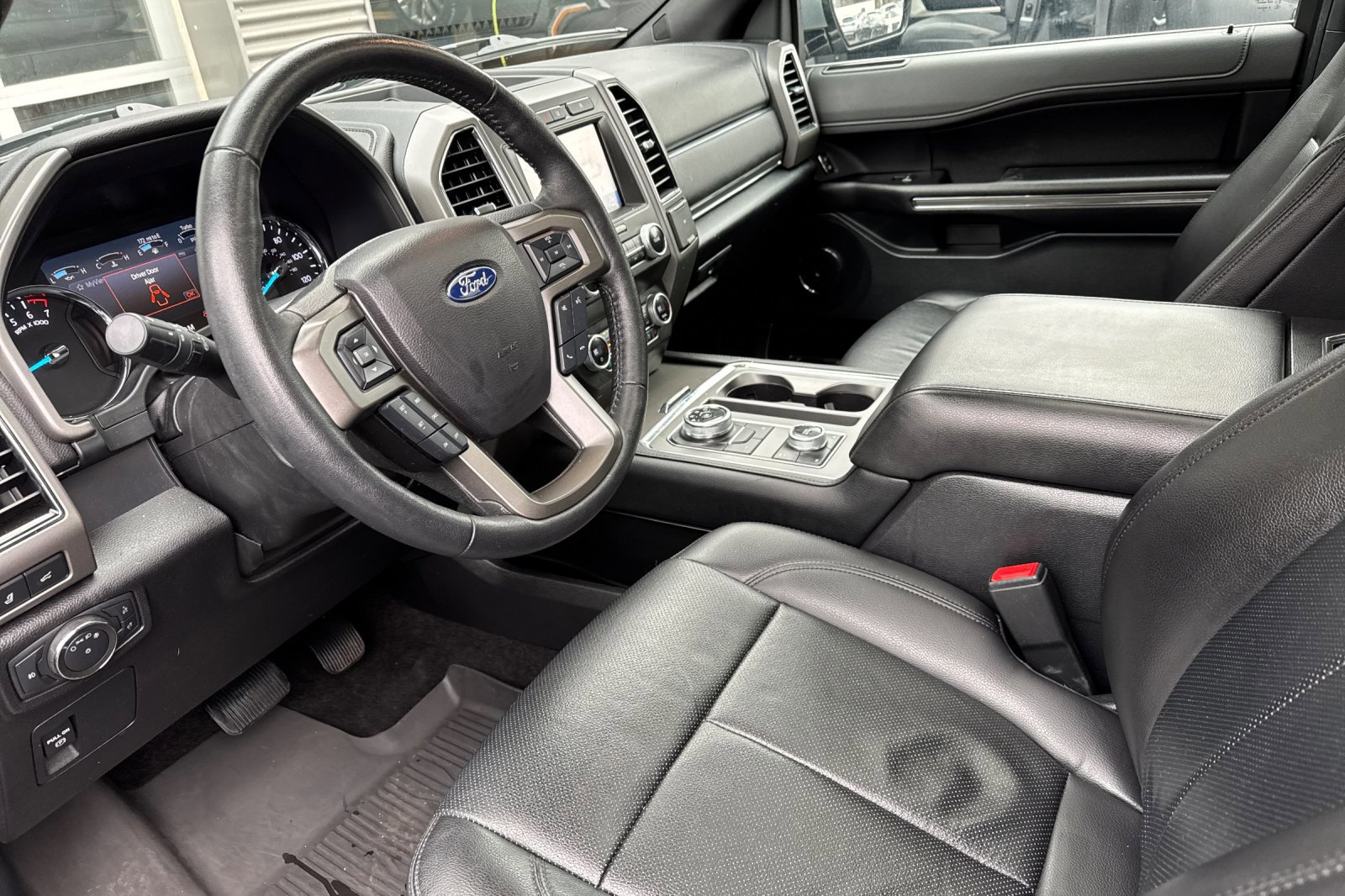 Certified 2020 Ford Expedition XLT w/ Equipment Group 202A image 10