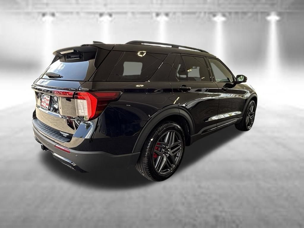 Certified 2026 Ford Explorer ST-Line w/ ST-Line Street Pack RWD image 4
