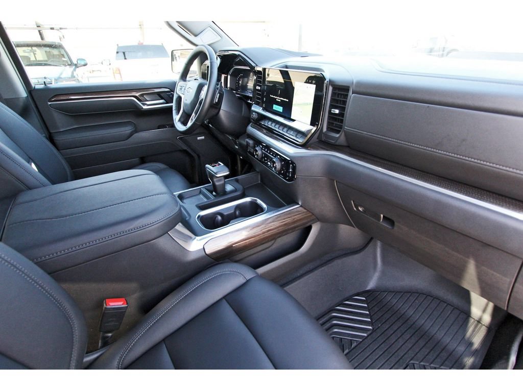 Used 2026 Chevrolet Silverado 1500 LT Trail Boss w/ Convenience Package II AWD/4WD image 27