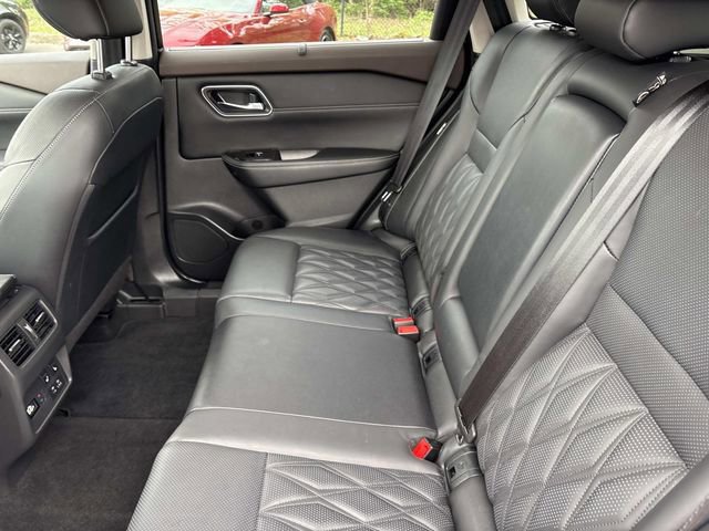 Used 2021 Nissan Rogue Platinum image 19