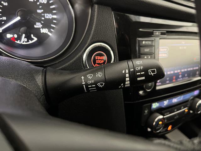 Used 2018 Nissan Rogue SV w/ Sun & Sound Touring Package image 25