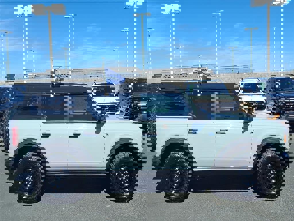 Certified 2023 Ford Bronco Black Diamond image 6