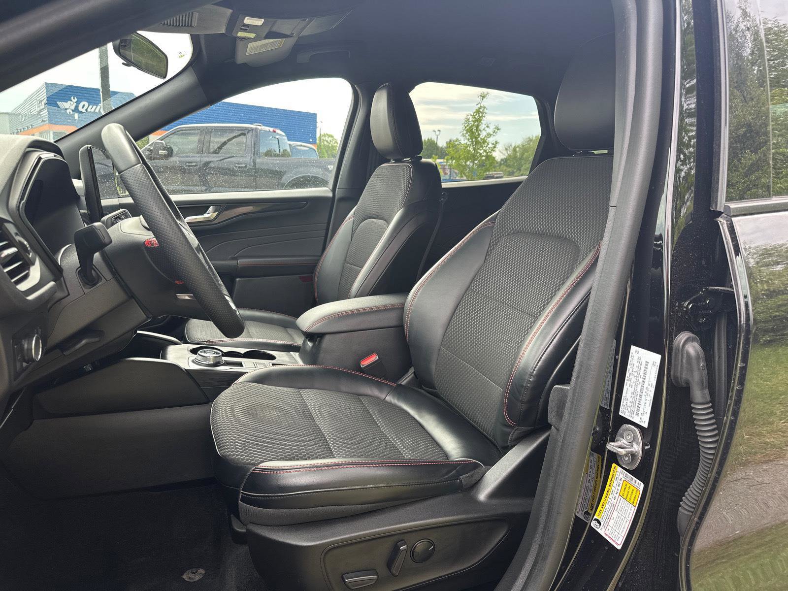 Certified 2023 Ford Escape ST-Line w/ Tech Pack #1 FWD image 6