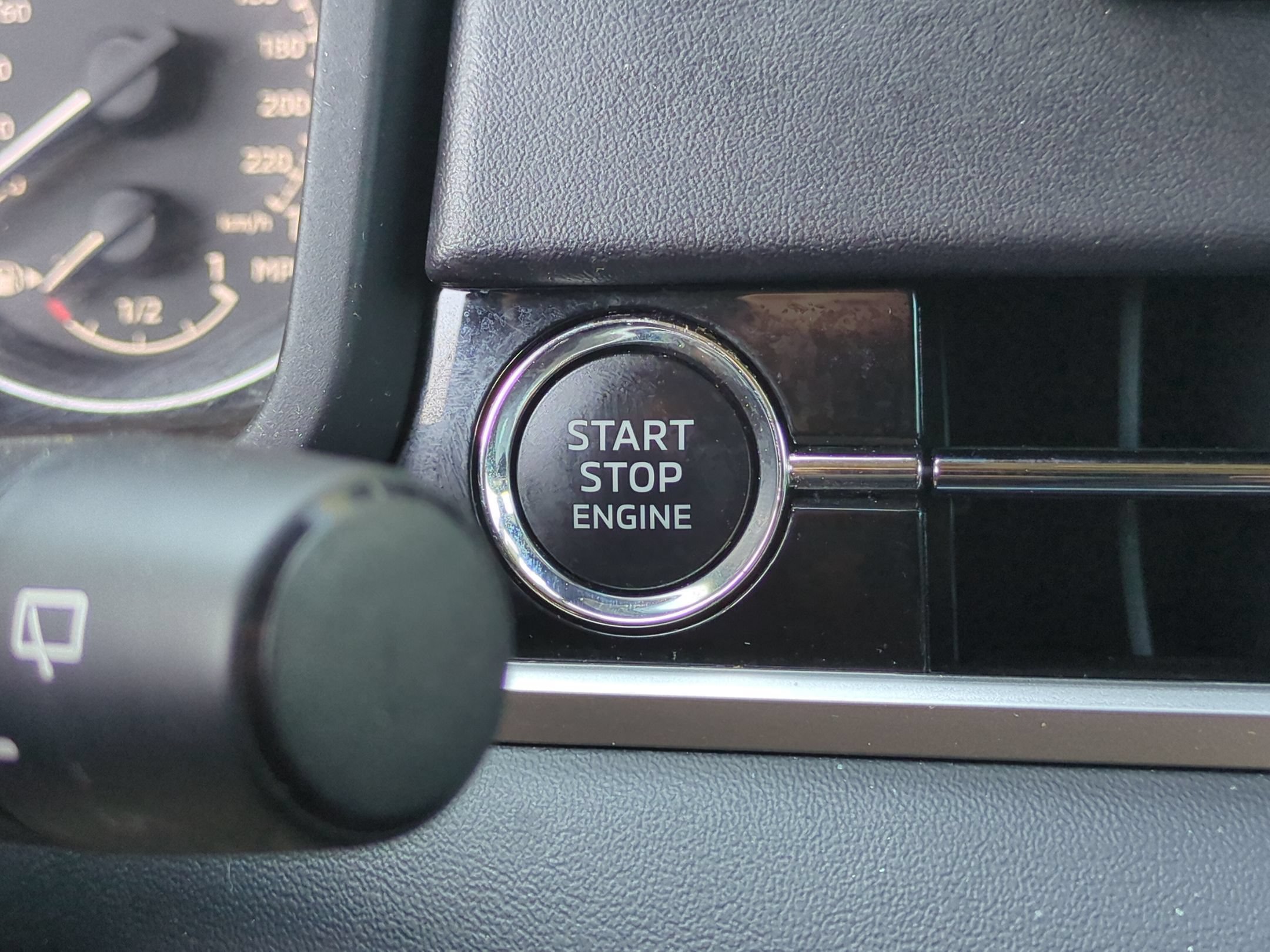 Used 2022 Mitsubishi Outlander SEL AWD/4WD image 24