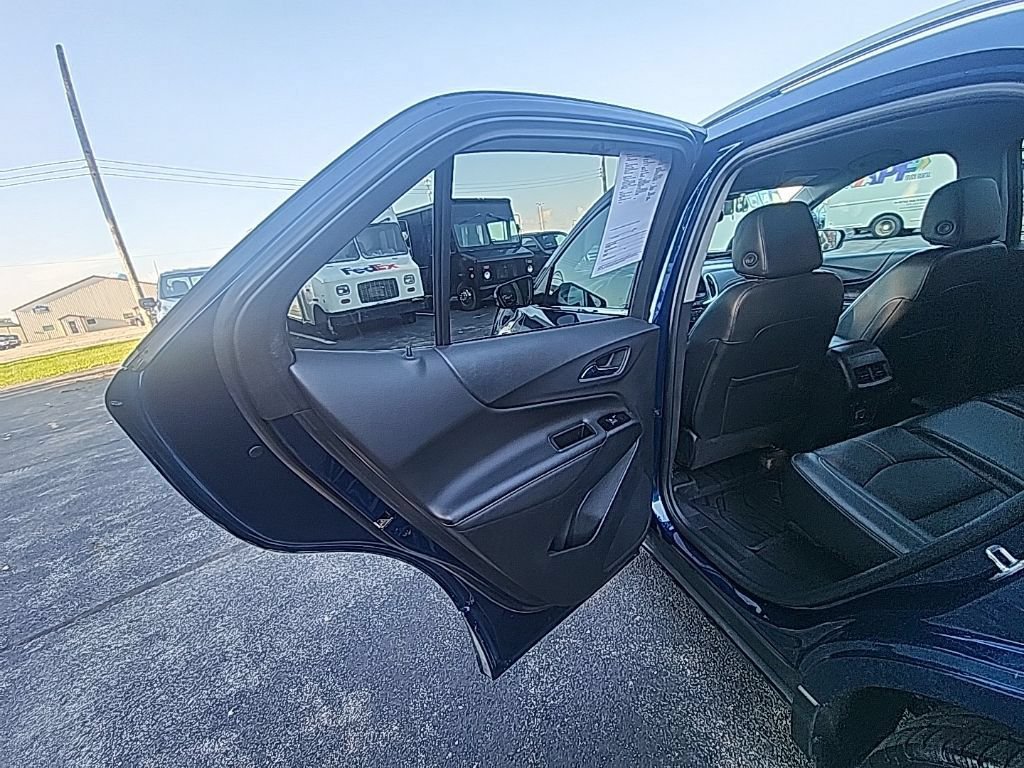 Used 2022 Chevrolet Equinox Premier AWD/4WD image 22