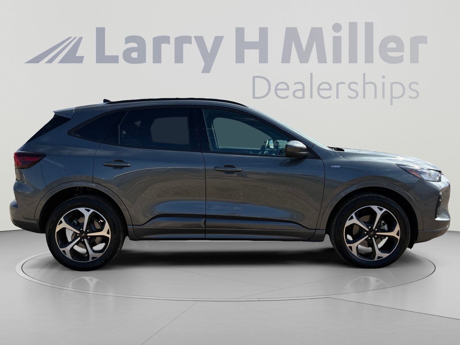 Certified 2024 Ford Escape ST-Line Select w/ Tech Pack #2 AWD/4WD image 6