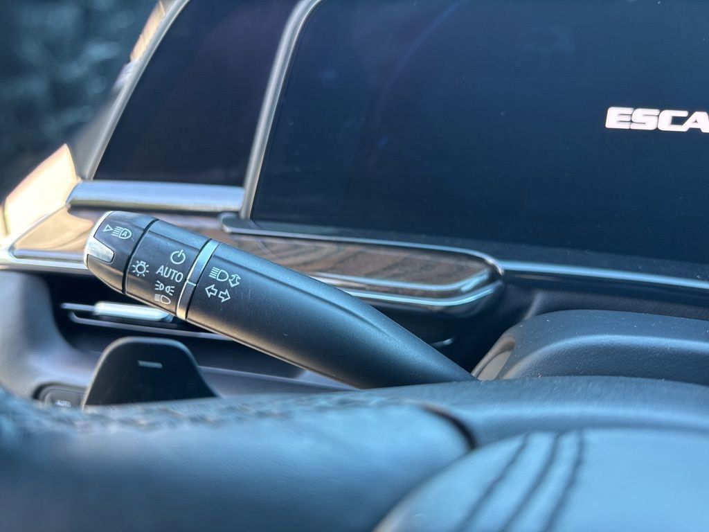 Used 2023 Cadillac Escalade Sport Platinum image 12