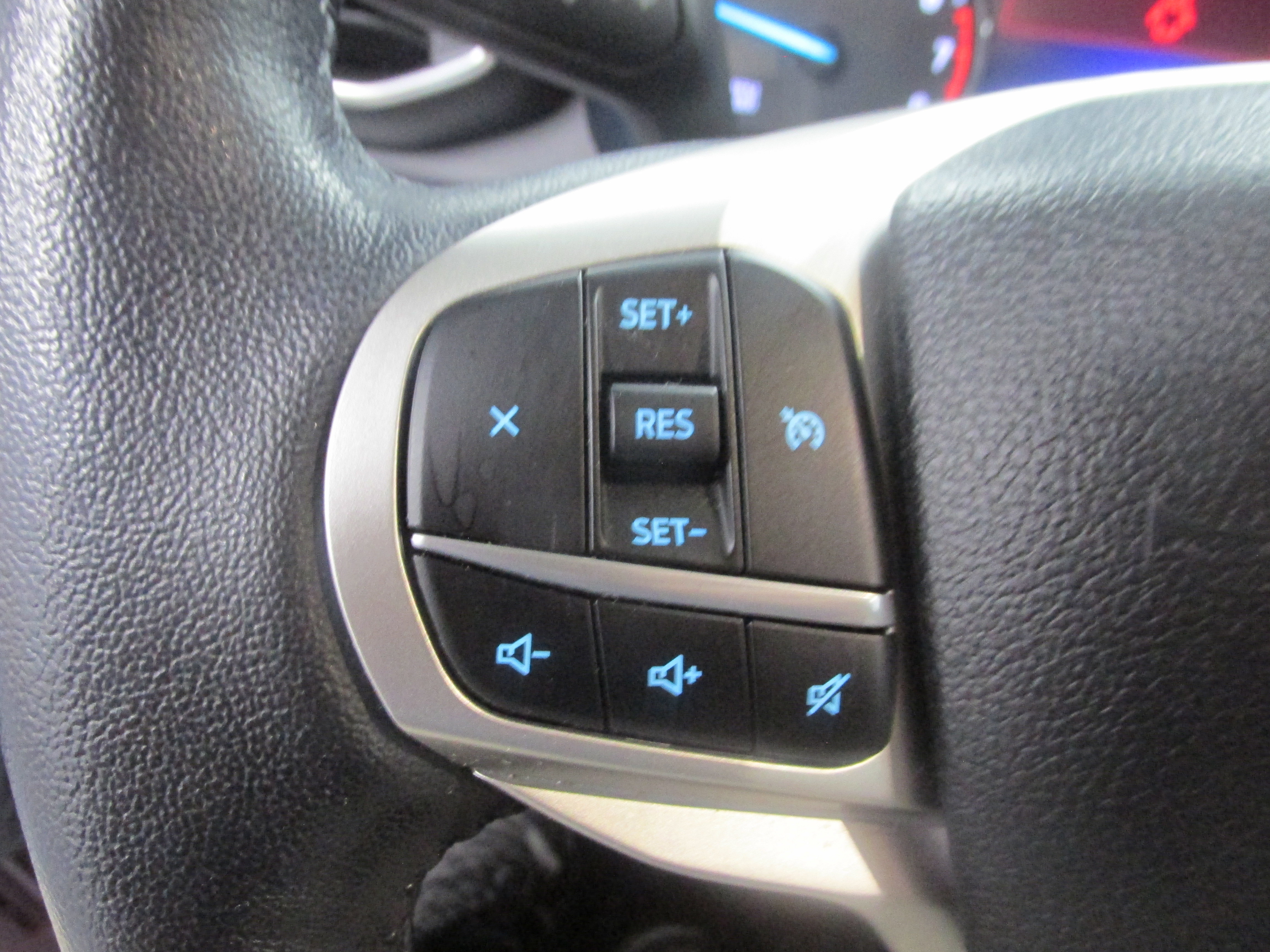 Certified 2023 Ford Explorer XLT w/ Equipment Group 202A AWD/4WD image 36