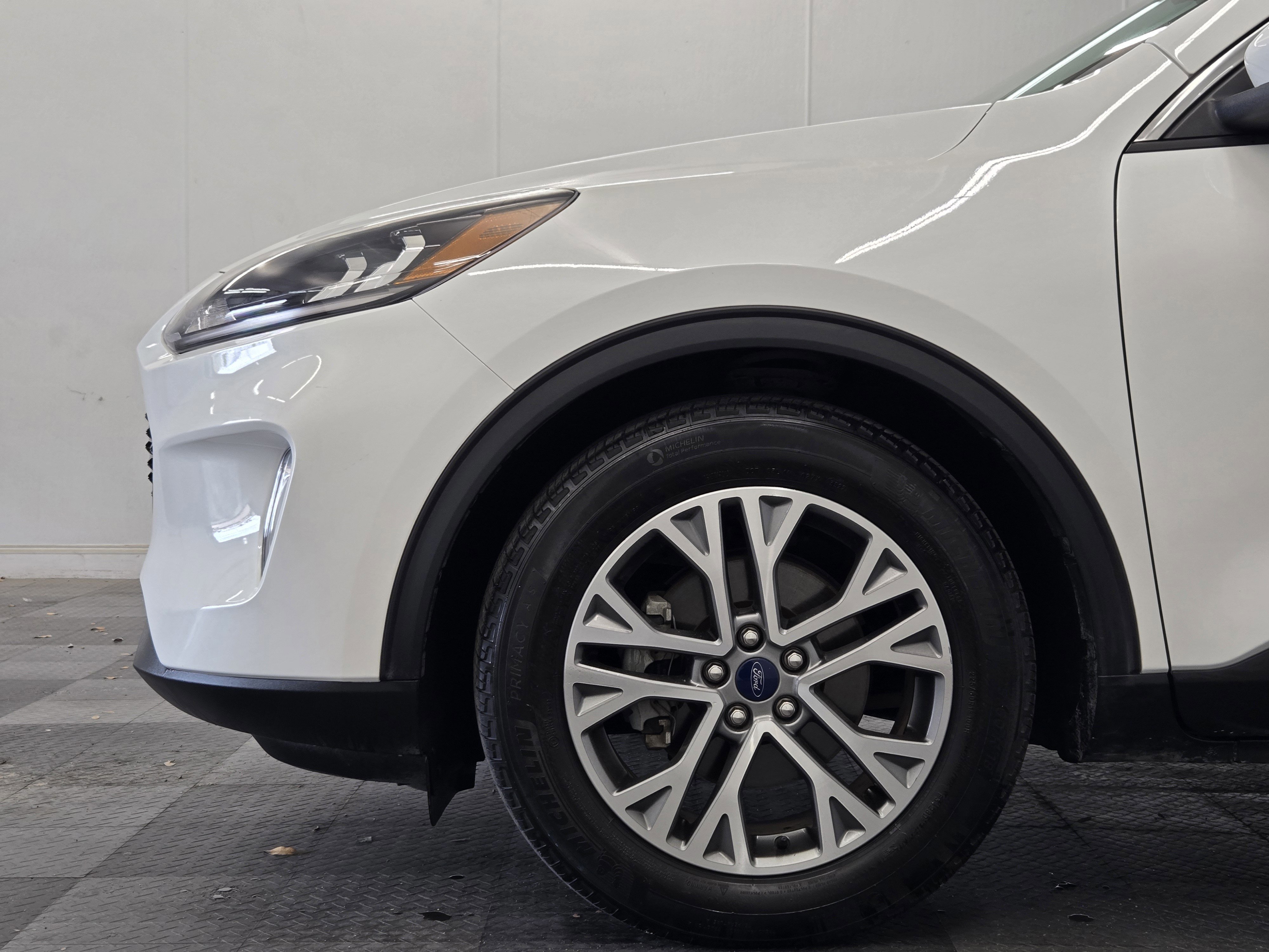 Certified 2022 Ford Escape SEL FWD image 9