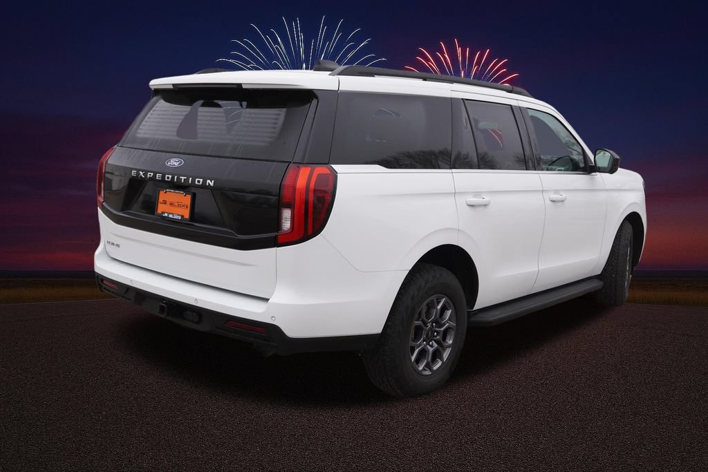 Certified 2025 Ford Expedition Active AWD/4WD image 5