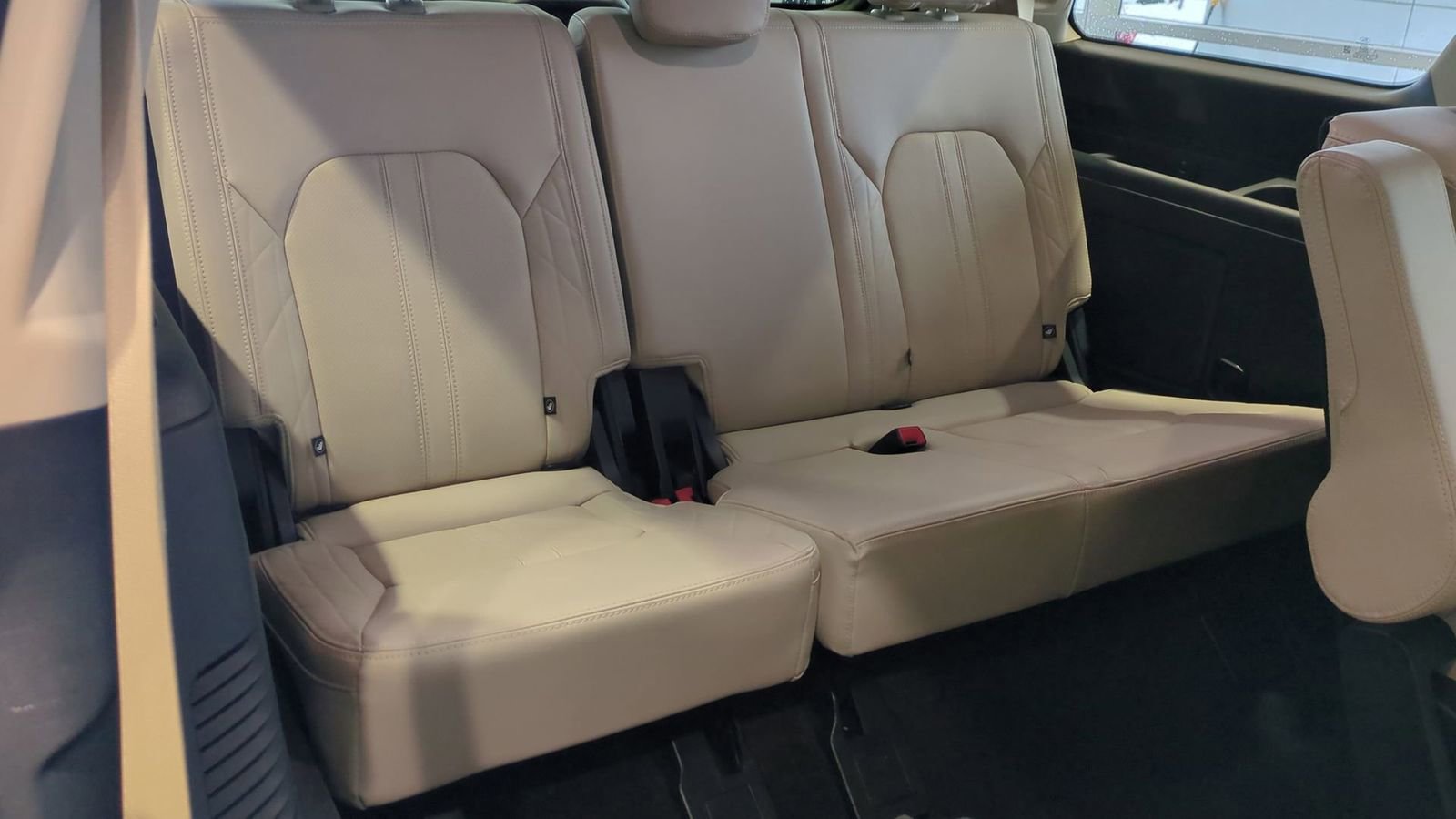 Certified 2023 Ford Expedition Platinum image 23