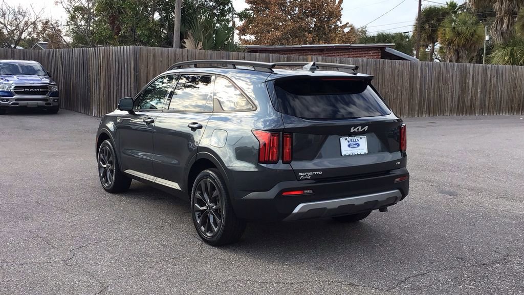 Used 2023 Kia Sorento SX Prestige image 3