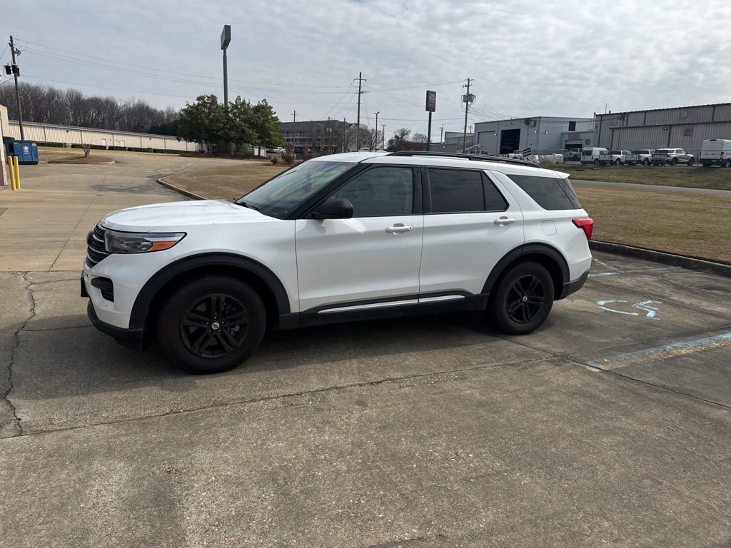 Certified 2020 Ford Explorer XLT image 4