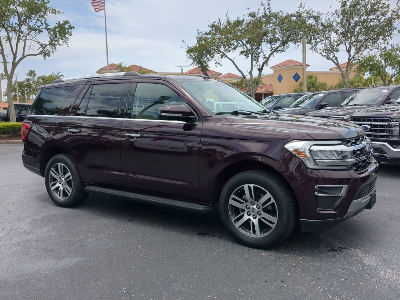 Certified 2024 Ford Expedition Limited image 8