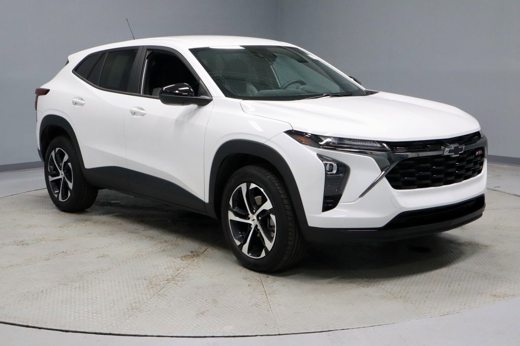 Used 2025 Chevrolet Trax RS w/ Driver Confidence Package image 7