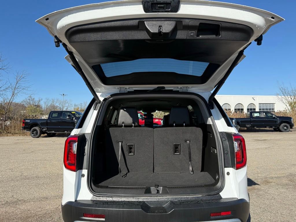 Used 2023 GMC Acadia SLT image 24
