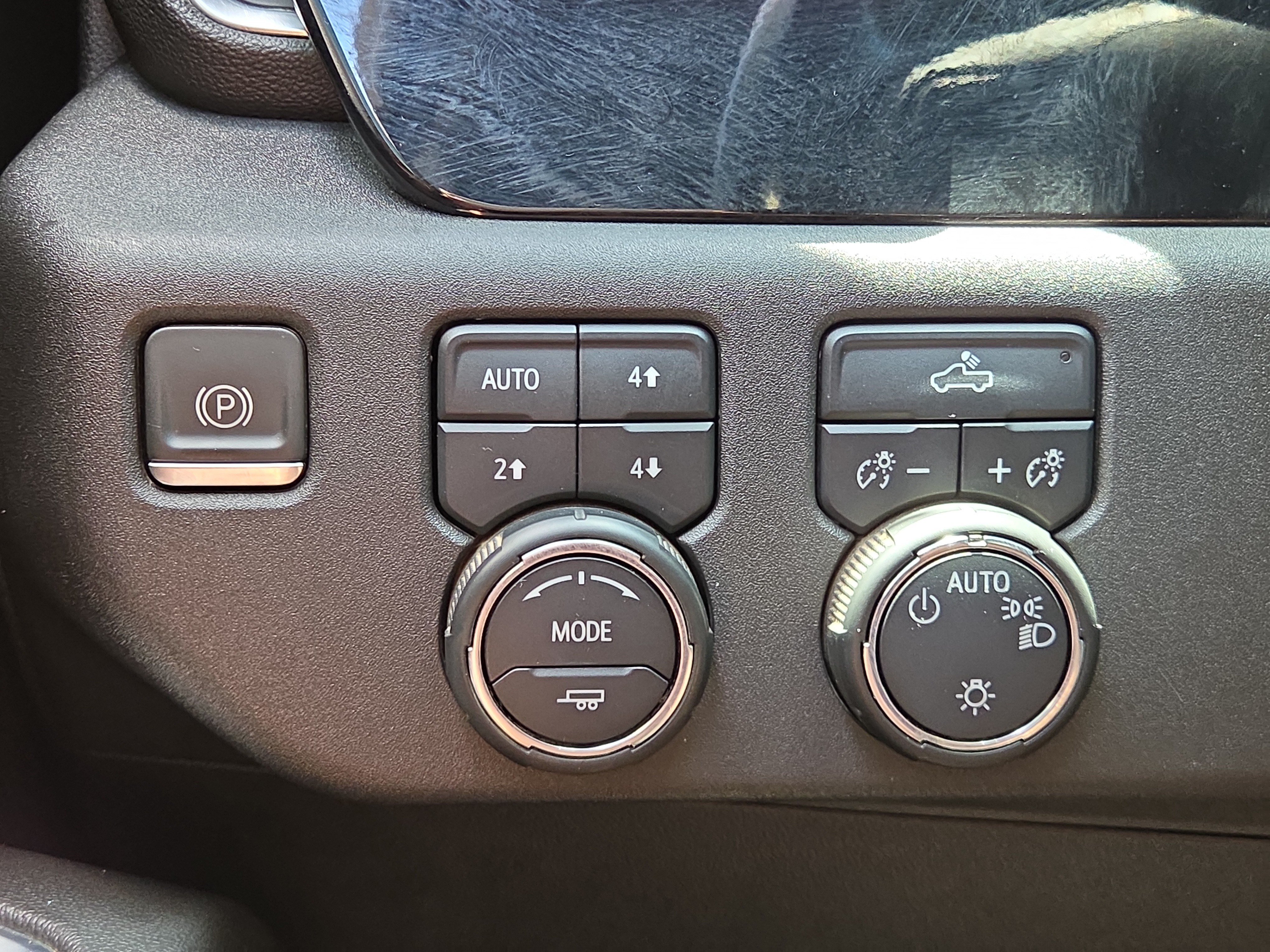 Used 2022 Chevrolet Silverado 1500 LT w/ Z71 Off-Road Package AWD/4WD image 25