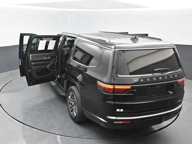 Used 2024 Jeep Wagoneer L Series II w/ Flexible Seating Group AWD/4WD image 22
